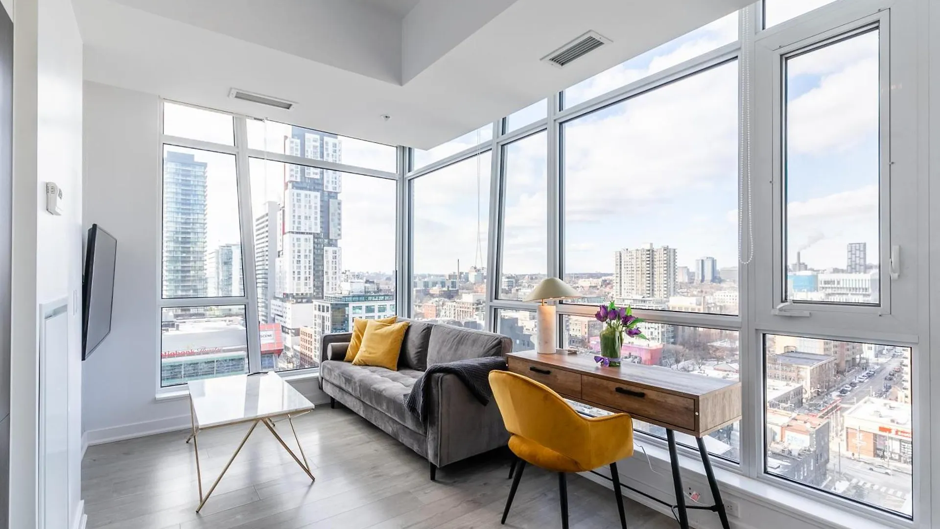 Nobu Suites - Toronto'S Entertainment District Apartment